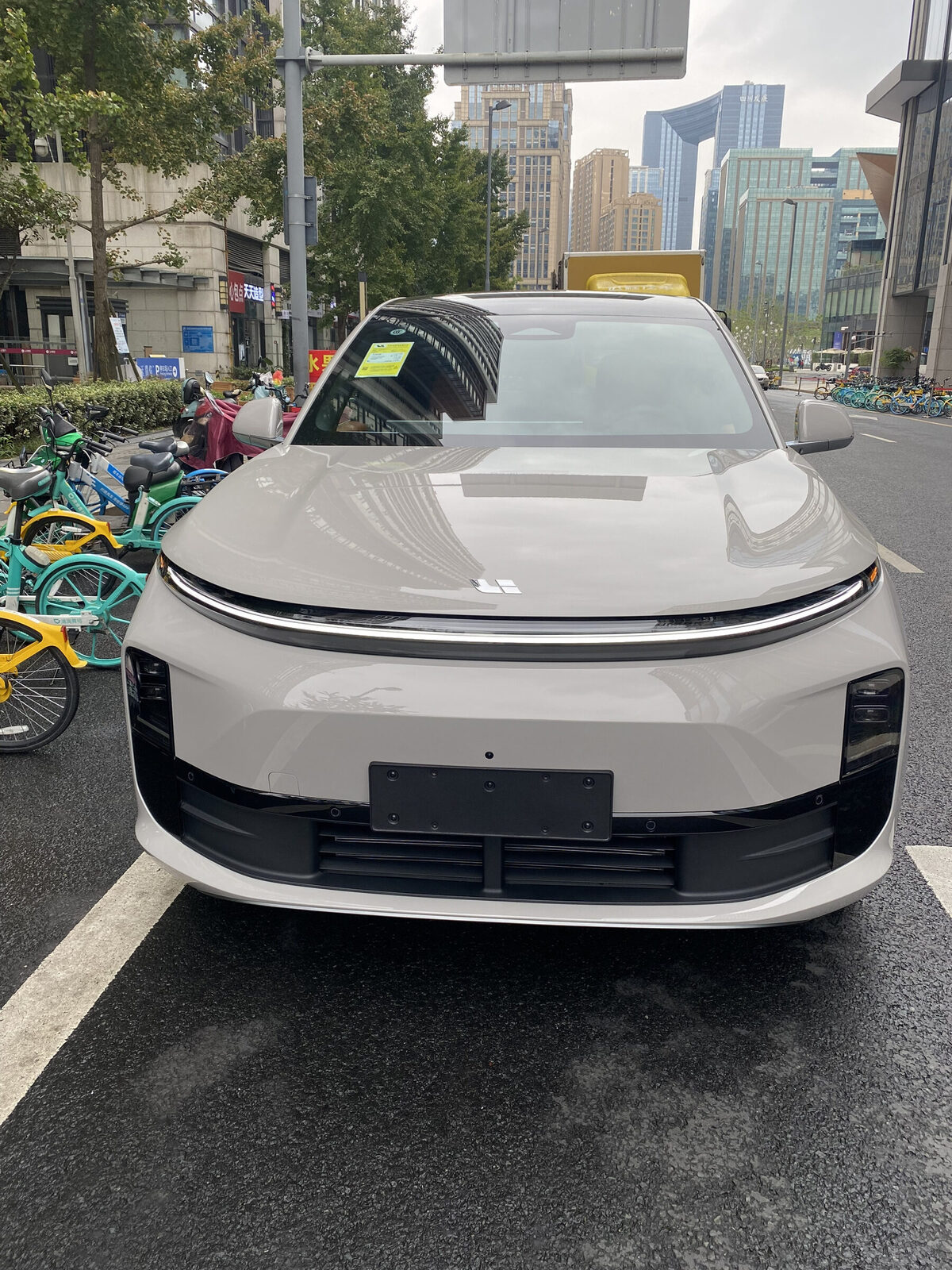 亚洲城yzc88 MEGA 高压纯电 MPV